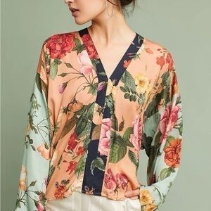 FARM RIO mixed floral v neck blouse / size S